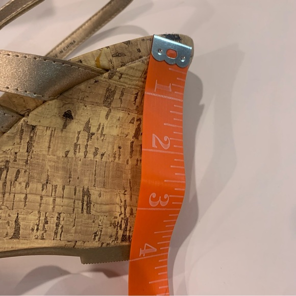 UNLISTED light tan gold size 11 gorgeous wedge strappy sandals new in box - Picture 10 of 10